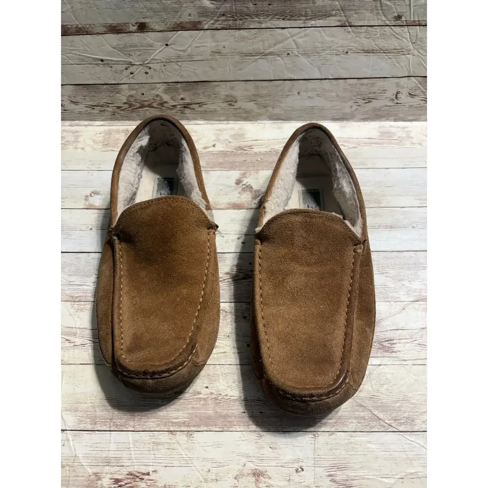 UGG Ascot Suede Slippers Men's Size 11 Sheepskin Slip-On Chestnut Comfy Cozy